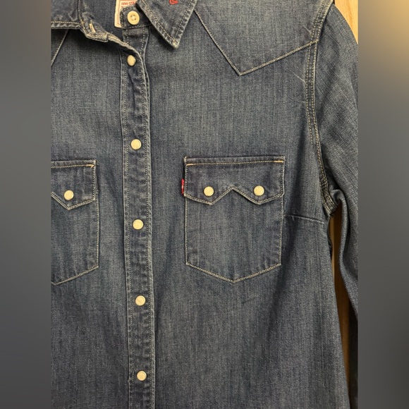 Levi’s Western Embroidered Denim Shirt “million miles away” - Picture 7 of 8